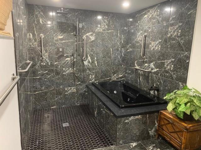 Beautifully Renovated Summer Of 2020 Come And Enjoy This Lovely Unit Key West Zewnętrze zdjęcie