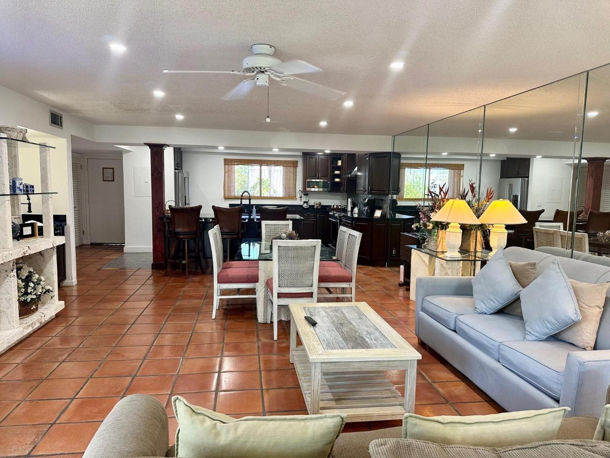 Beautifully Renovated Summer Of 2020 Come And Enjoy This Lovely Unit Key West Zewnętrze zdjęcie