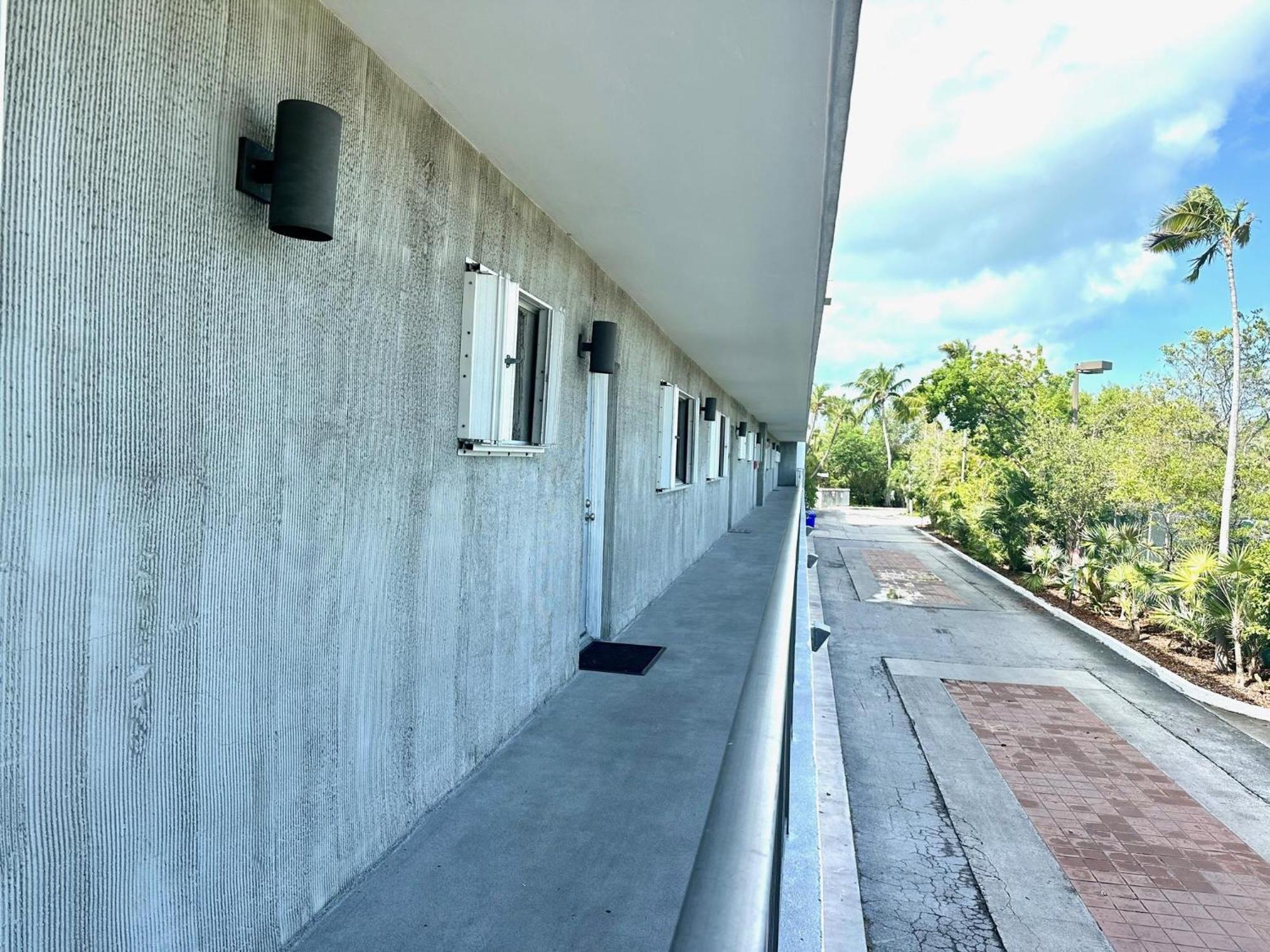 Beautifully Renovated Summer Of 2020 Come And Enjoy This Lovely Unit Key West Zewnętrze zdjęcie